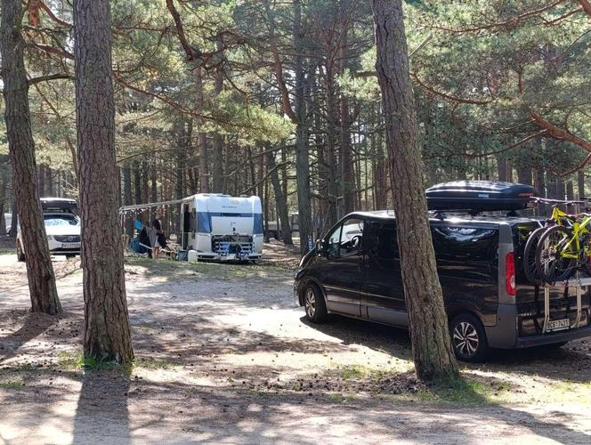 Koniec sezonu w Lubiatowie. Plaża i pusty camping