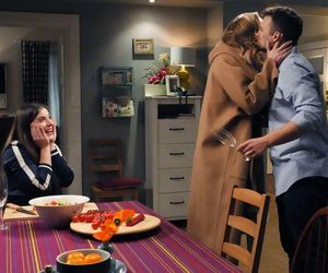 Barwy szczęścia odc. 3219. Asia (Anna Gzyra), Agata (Natalia Zambrzycka), Ignacy (Olaf Staszkiewicz)