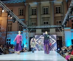 RADOM FASHION SHOW