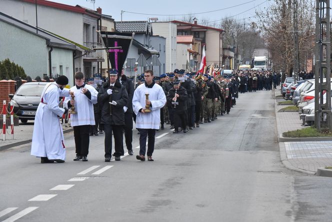 Tłumy żegnały młodego burmistrza i jego ojca