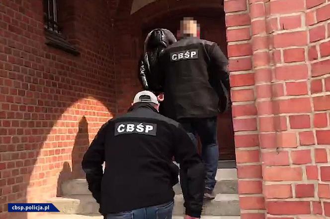 Akcja CBŚP: Rozbito gang, który wywoził kobiety za granicę. Judith i jej pobratymcy zarabiali na cudzym nierządzie [ZDJĘCIA]