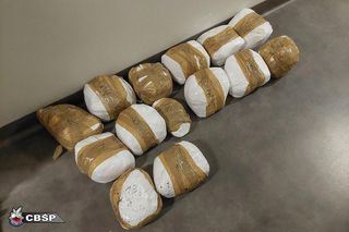 W zaparkowanym samochodzie znaleziono ponad 40 kg amfetaminy o wartości 20 milionów złotych.