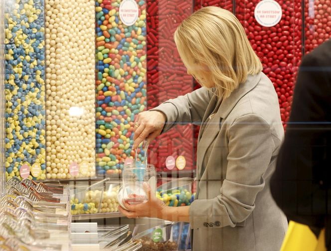 Marta Nawrocka kupuje prezenty na Dzień Dziecka