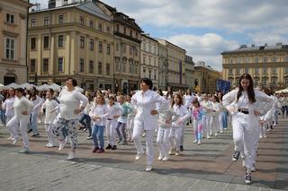 Róża dla Jezusa Miłosiernego. Wyjątkowy happening krakowskiej młodzieży