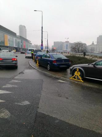 Niebezpieczne parkowanie przy ul. Marszałkowskiej