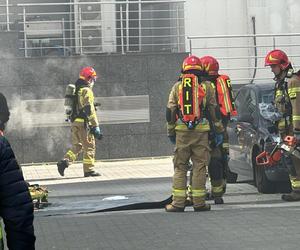 Pożar wieżowca w centrum Warszawy. 1000 osób ewakuowanych! „Sytuacja nieopanowana”