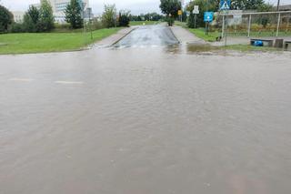 Jelenia Góra zalana. Pod wodą jest już 30 domostw, wiele dróg jest nieprzejezdnych 