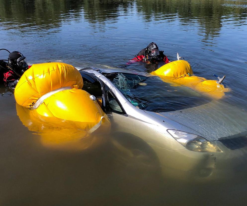 Auto zsunęło się do wody. Dramat na Kanale Grunwaldzkim