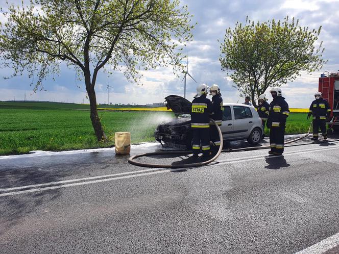 Pożar samochodu osobowego w Łasinie