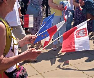 Manifestacja 4 czerwca na placu Solidarności w Szczecinie