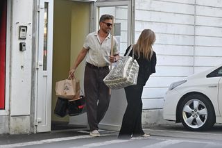 Agnieszka Kaczorowska i Marcin Rogacewicz z kijkiem wychodzą z treningu