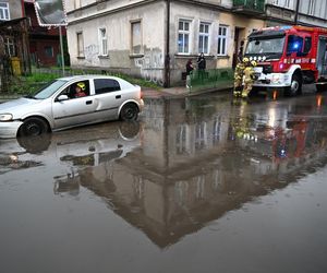Potężne burze nad Podkarpaciem. Grad, wicher i potoki deszczu, jak w środku lata!