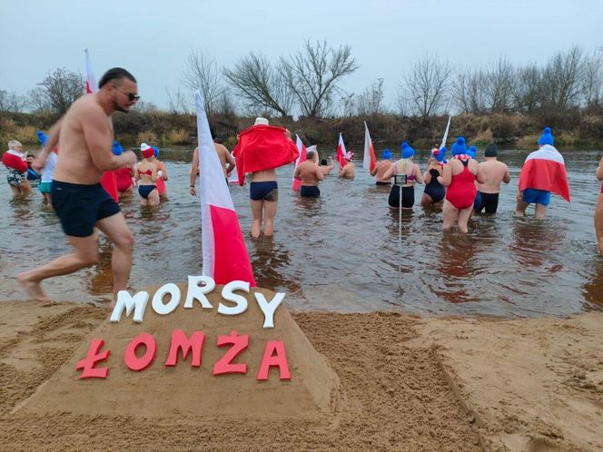 Morsy Łomża uczciły Święto Niepodległości 2024 w wodzie!