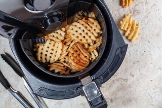 Frytkownica beztłuszczowa to nowy kuchenny hit. Do czego służy Airfryer i ile kosztuje?