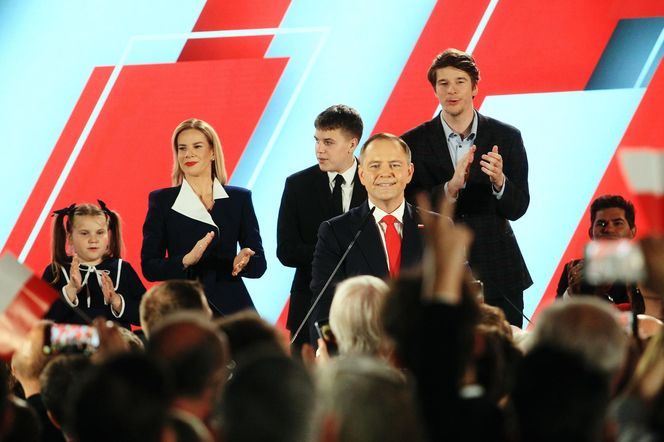 Karol Nawrocki z rodziną. Jego córka skradła show na wieczorze wyborczym