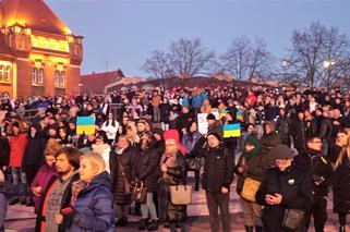 Szczecin solidarny z Ukrainą. Manifestacja na placu Solidarności