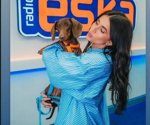 Roxie wygina się jak kocica, ale wszyscy i tak patrzą tylko w jedno miejsce! Mamy zdjęcia