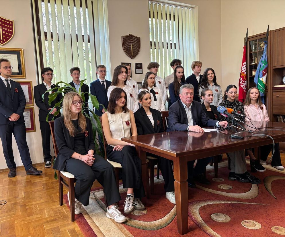 I LO pochwaliło się laureatami olimpiad i konkursów. Oni o wyniki matur nie muszą się martwić!
