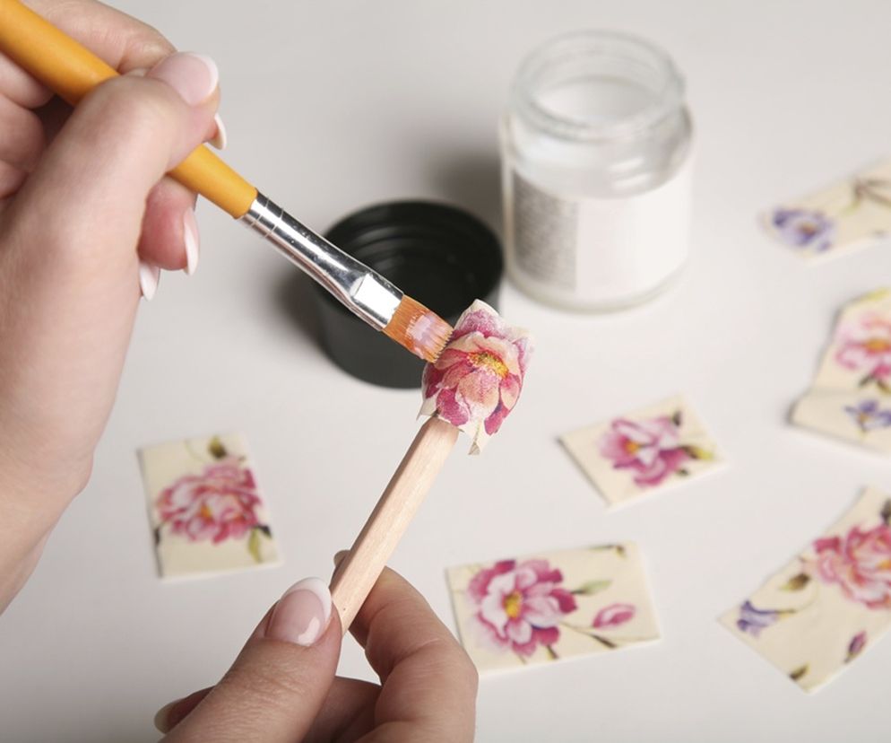 Decoupage: czym można kleić w technice decoupage?
