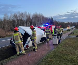 Wypadek z udziałem busa w Fałkowie pod Końskimi