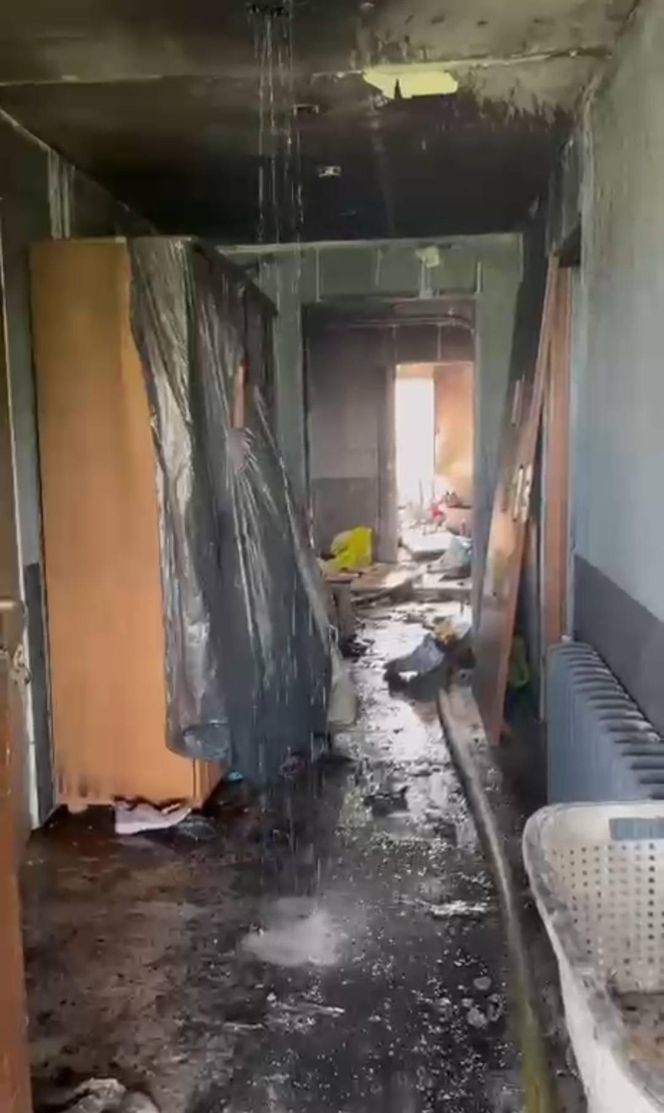 Rodzina z dwultenim synkiem straciła wszystko. Pożar wybuchł podczas remontu dachu