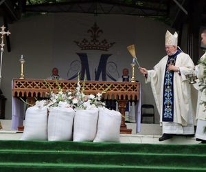 Odpust w Gietrzwałdzie. Do słynącej z Objawień Maryjnych miejscowości przyjechały tłumy