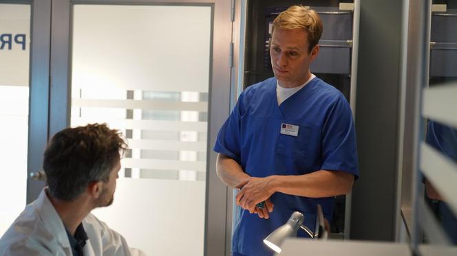 Na dobre i na złe, odcinek 822: Michał przez Piotra nie będzie już chirurgiem! Uraz ręki doprowadzi go do kalectwa? - ZDJĘCIA