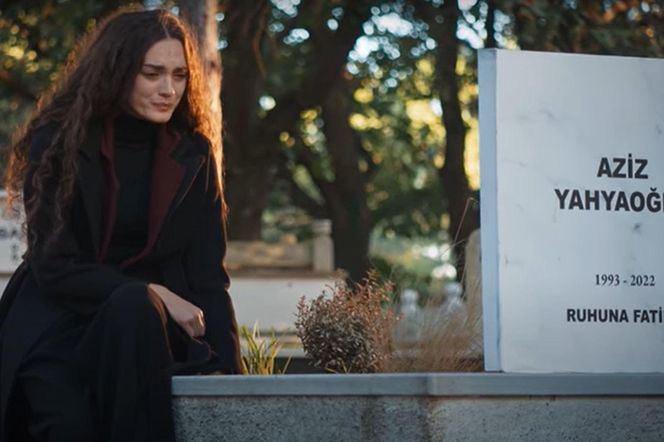 Nana rozmyśla, co teraz powinna zrobić 