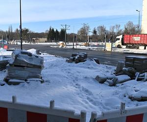 Kiedy koniec budowy trasy tramwajowej na ul. Kasprzaka? Inwestycje opóźnia zima!