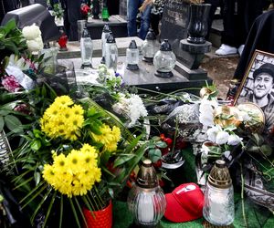 Tłumy na pogrzebie legendy polskiego rapu. Pożegnaliśmy Jokę z Kalibra 44