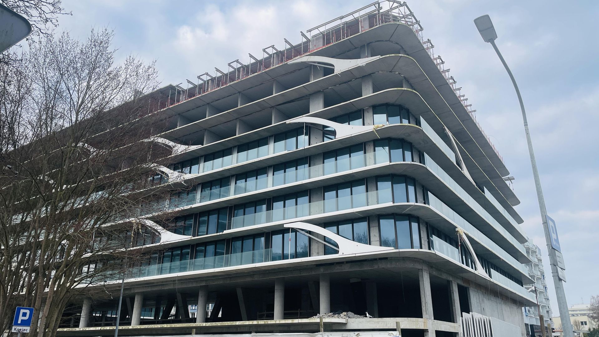 Niedokończony hotel Baltic Wave w Kołobrzegu