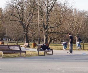 Mieszkańcy Lublina poczuli wiosnę. Na termometrach było ponad 20 stopni! Wiosenna odsłona Parku Ludowego w obiektywie