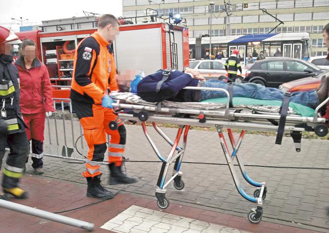 Autobus staranował przystanek
