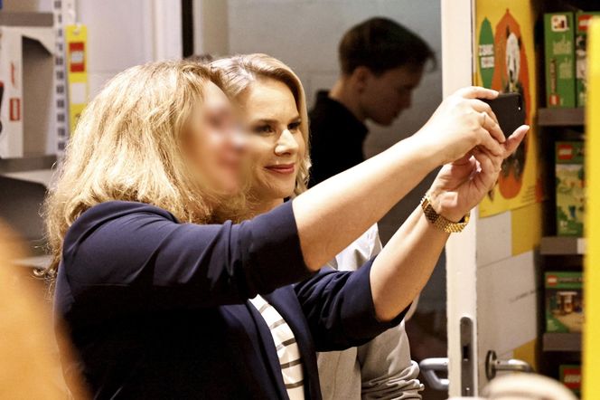 Marta Nawrocka kupuje prezenty na Dzień Dziecka