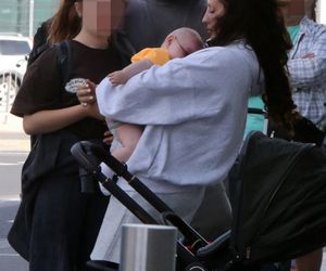 Marcin Hakiel z rodziną lecą na wakacje