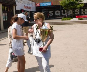 ARCHIWUM RODZINNE ZDJECIA IGA SWIATEK DZIECINSTWO RODZINA