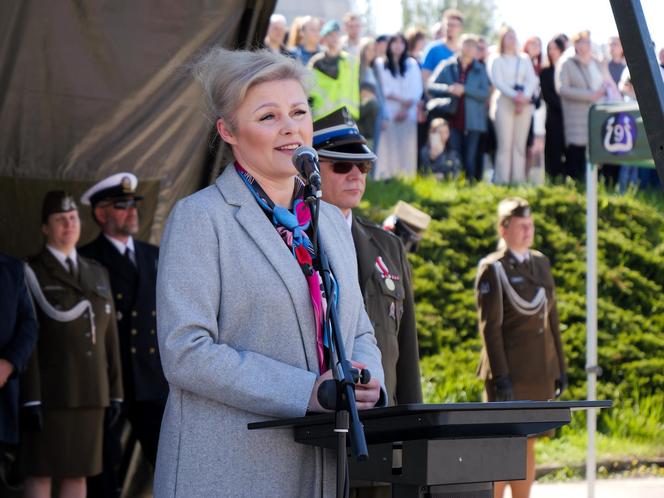 Ponad stu żołnierzy na Placu Solidarności w Olsztynie. Złożyli uroczystą przysięgę [ZDJĘCIA]