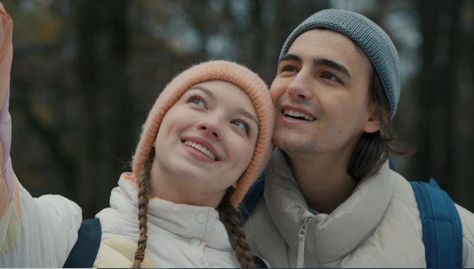 Barwy szczęścia, odcinek 3170. Ewelina (Amelia Listwoń), Romeo (Jacek Tyszkiewicz)