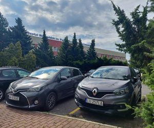 Szpital papieski ma nowy system parkingowy