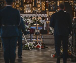 Pogrzeb komendanta policji w Bieruniu. Młodszy inspektor Dariusz Waligóra odszedł na wieczną służbę