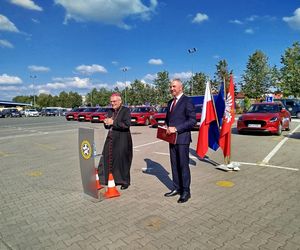 Siedlecki WORD wymienił starą flotę pojazdów egzaminacyjnych na nowe samochody marki Suzuki Swift