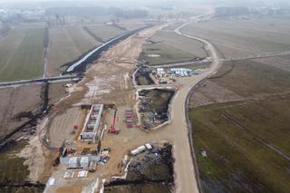 Obwodnica Sztabina biegnie po rozlewiskach Biebrzy