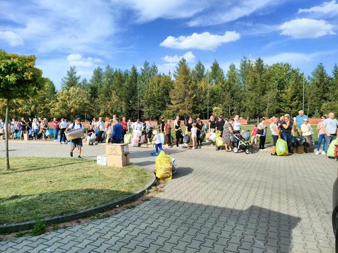 Tłumy mieszkańców Łomży wzięły udział w akcji "Ekologia za sadzonkę"