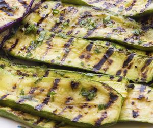 Grillowana cukinia - sprawdzony przepis na cukinię z grilla