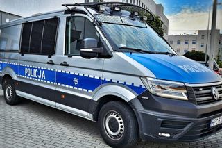 Policjanci gonili za poszukiwanym ulicami Łodzi. Po dynamicznym pościgu na rękach poczuł zimną stal kajdanek