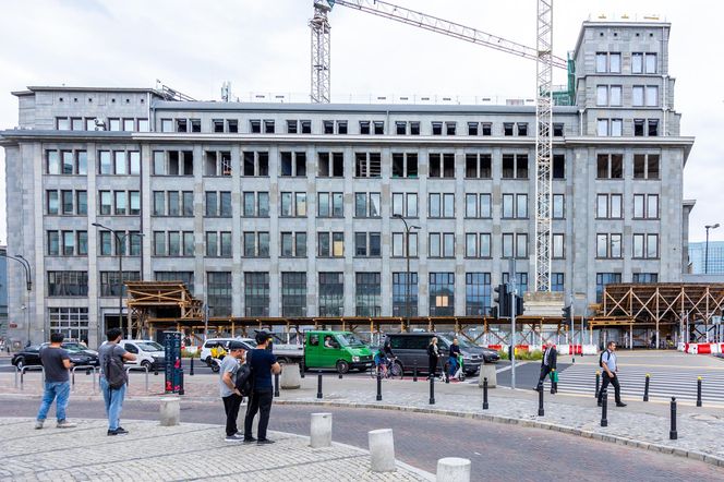 Gmach Banku Gospodarstwa Krajowego w Warszawie w trakcie remontu