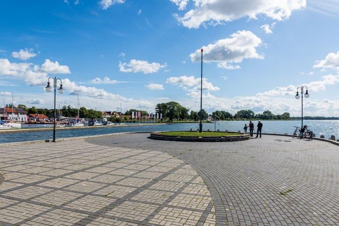 Wakacje rozczarowują pogodą? Sprawdź listę mazurskich jezior, gdzie woda jest ciepła jak zupa!