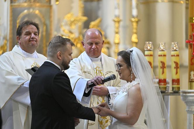 Poseł PiS Michał Moskal wziął ślub. Znani goście na uroczystości 