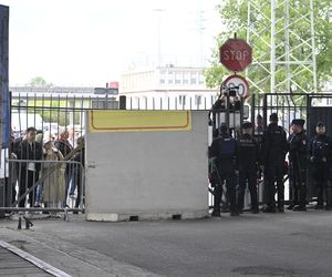 Komornicy na Modlińskiej. Nerwowe starcie przy hali na Białołęce. Ostry konflikt kupców z zarządcą hali