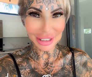 Adrianna Eisenbach z Królowych życia pokazała się bez doczepów. W naturalnej odsłonie jeszcze jej nie widzieliście! 